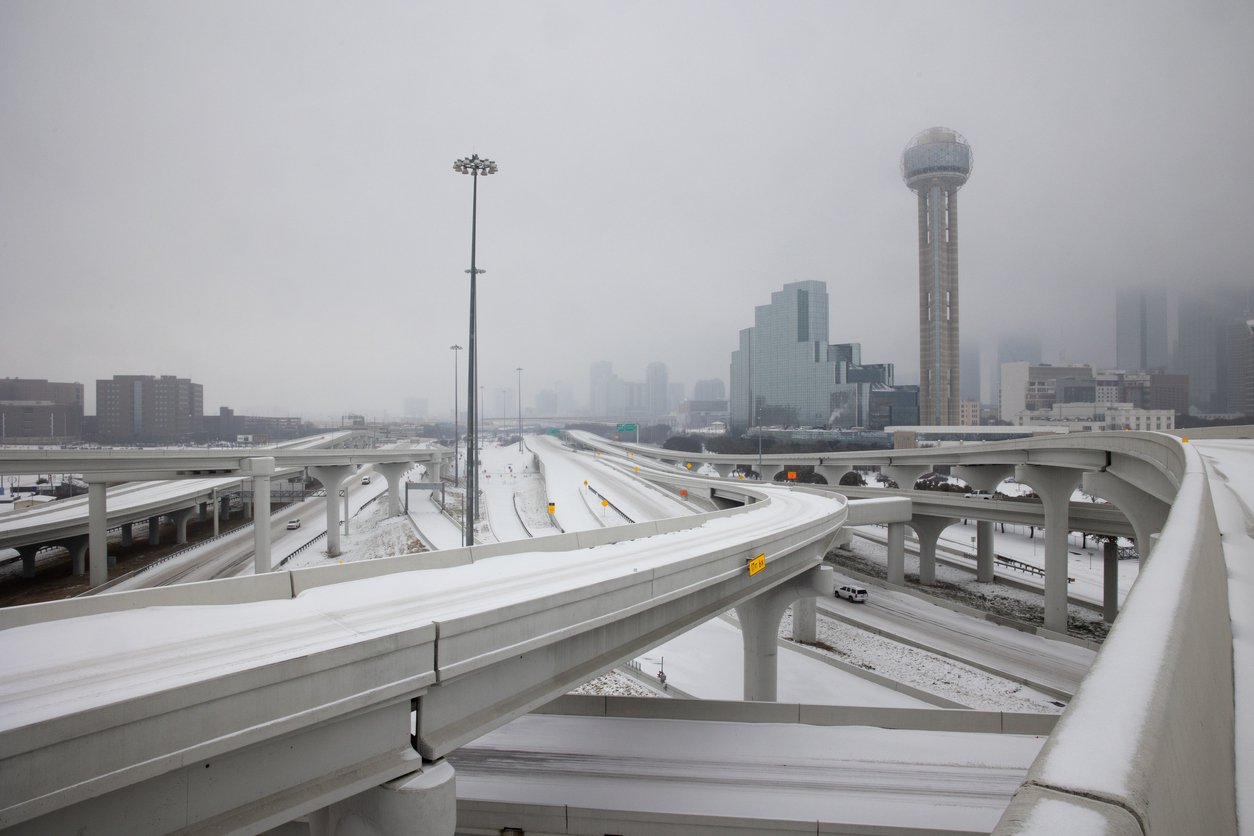 Winter Storm Uri blankets the DFW area with snow